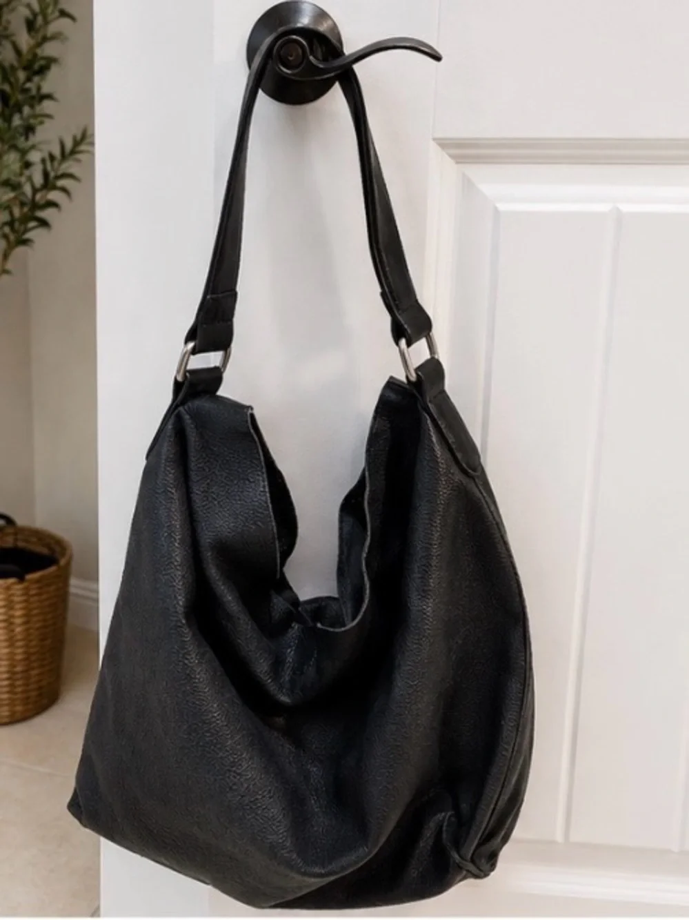Linea Pelle Black Slouchy Leather Hobo Shoulder Bag